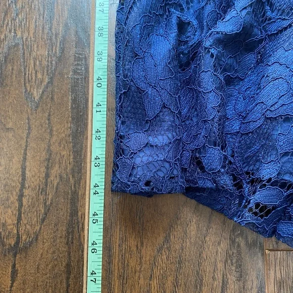 NWT’s Gal Meets Glam Women’s Eve Blue Lace Short Sleeve Ruffle Hem Dress size 8 - Picture 14 of 16